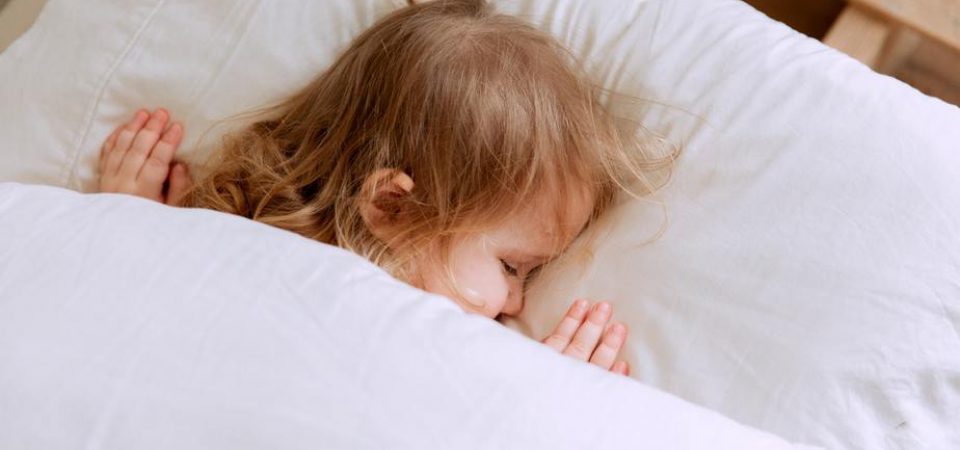 when can toddler sleep with a pillow 2